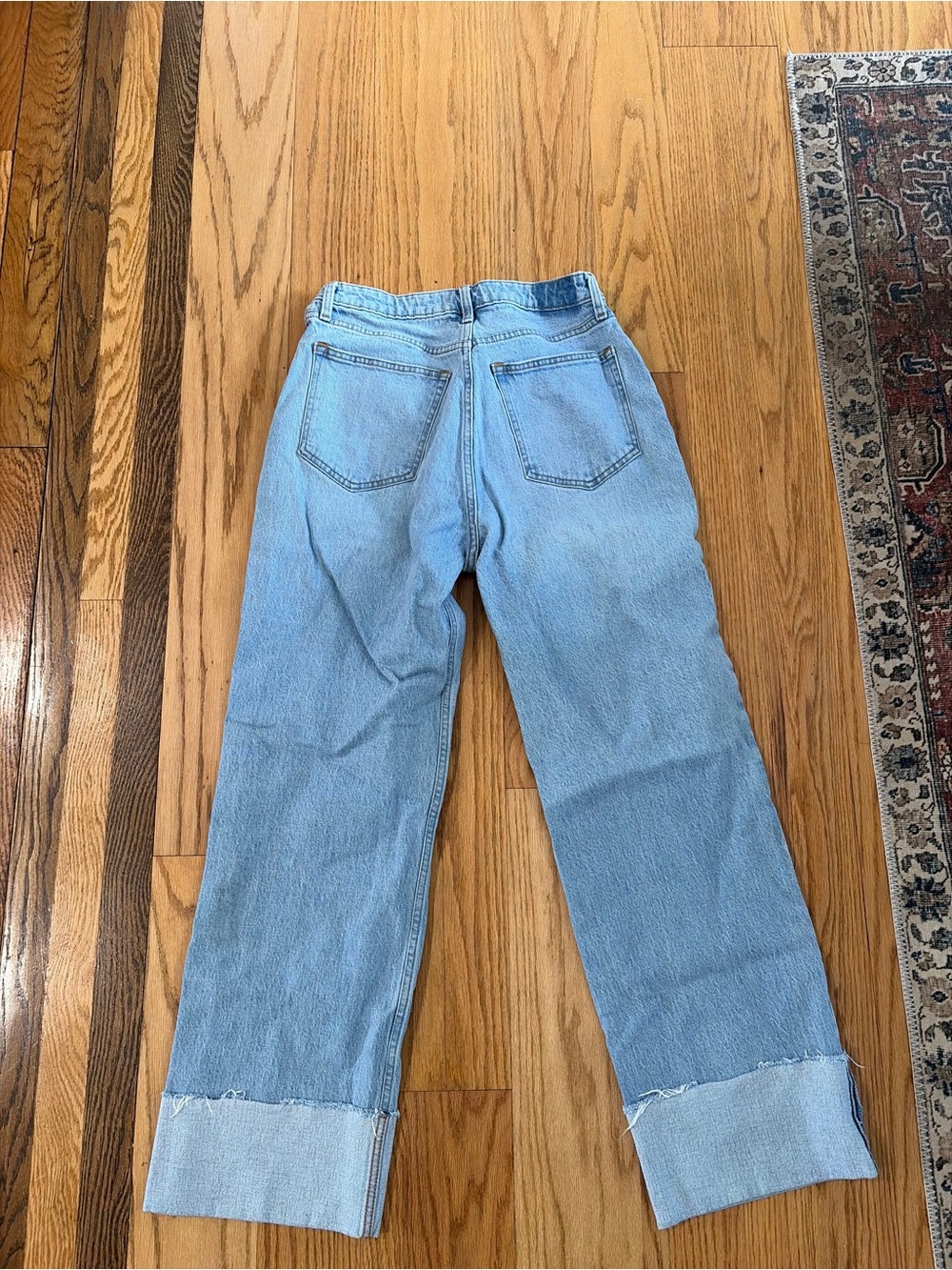 Abercrombie & Fitch Curve Love 90s Relaxed Jeans with Cuff Hem - Picture 3 of 4